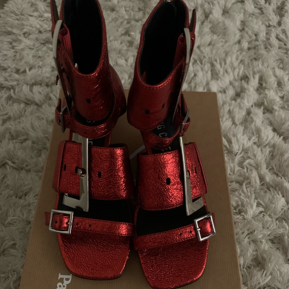 Very unique and comfort Metallic red and Silver buckle